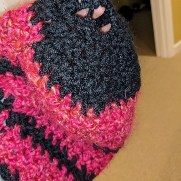 Knit hat - Picture 2 of 3